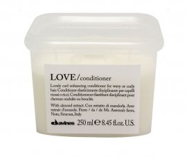 Davines Essential Haircare LOVE/conditioner, lovely smoothing conditioner -     (250 )